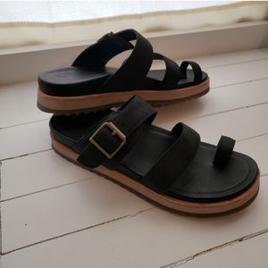 Sandles size 7.
